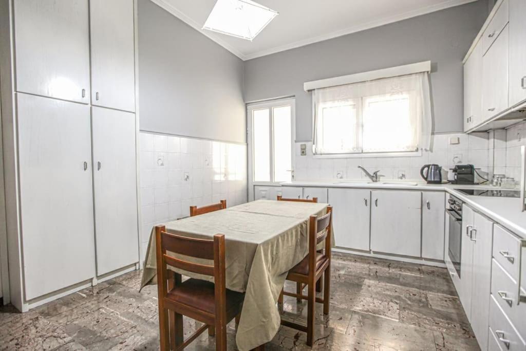 Nicolas Home Tríkala Kültér fotó